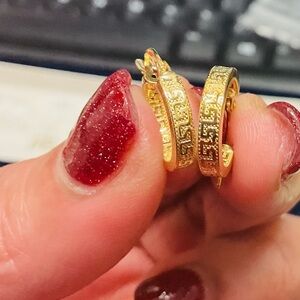 18K Gold Hoop Earrings